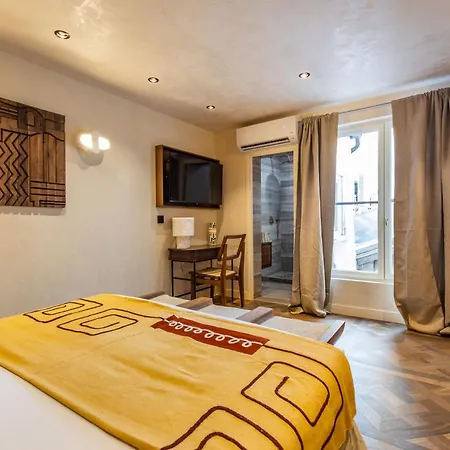 Nochichi Collections - Saint Paul Apartment
